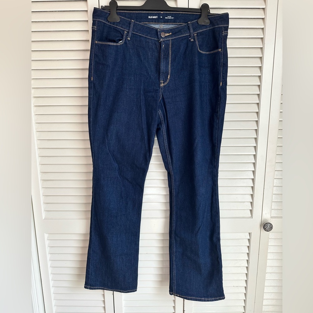 Old Navy Wow Mid-Rise Boot Cut Jeans
